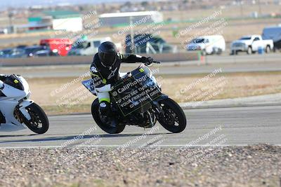 media/Feb-05-2023-Classic Track Day (Sun) [[c35aca4a42]]/Group 2/session 4 turn 4/